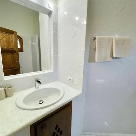 펜션 Sulla Promenade Du Port 포르투 세르보