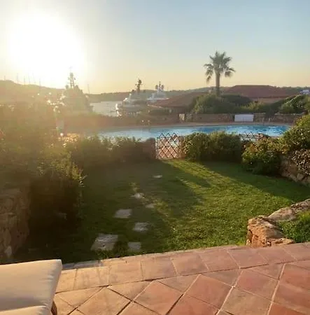 Sulla Promenade Du Port 포르투 세르보